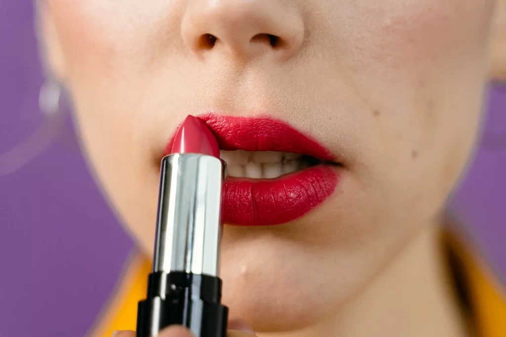 Classic lipstick vs. Organic lipstick | Which one is better
