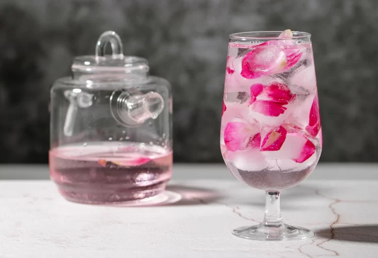 The 10 Benefits Of Rose Water On A Daily Basis