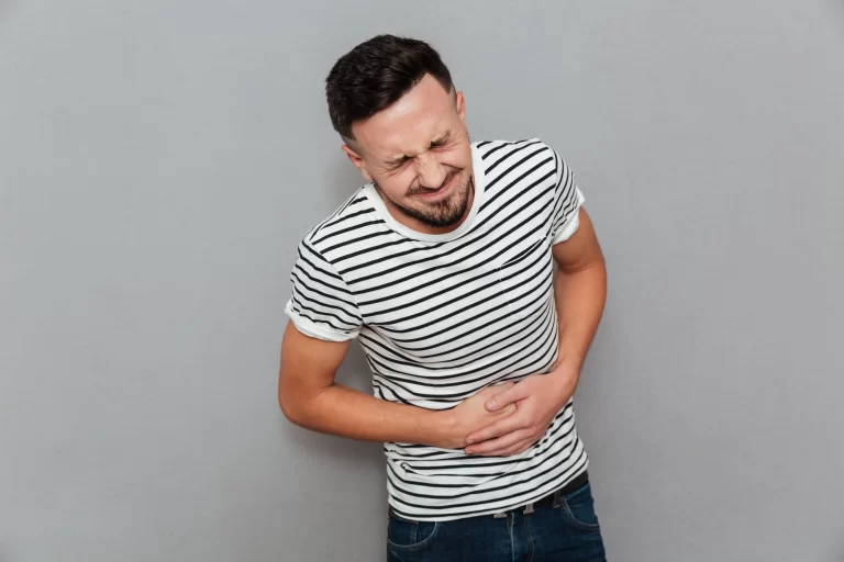 Appendicitis: what are the symptoms and how to treat them?